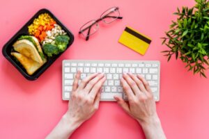 Titres-restaurant et télétravail : le juge tranche enfin !