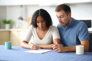 C’est l’histoire d’un couple qui tourne la page… mais pas celle de leur déclaration fiscale commune…