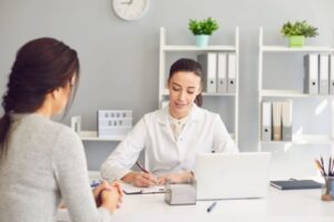 Arrêts de travail : la médecine du travail mieux informée ?